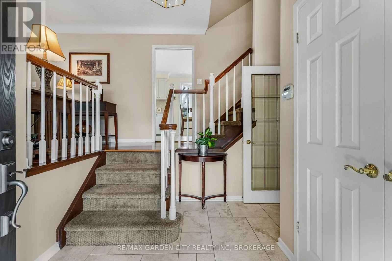 16 MEADOWBROOK CRESCENT