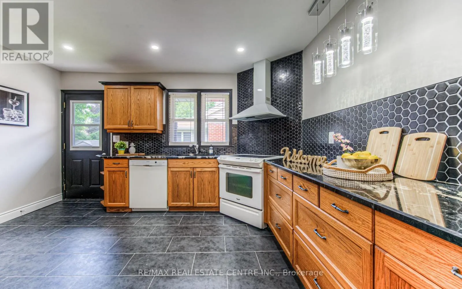 271 BEDFORD ROAD N
