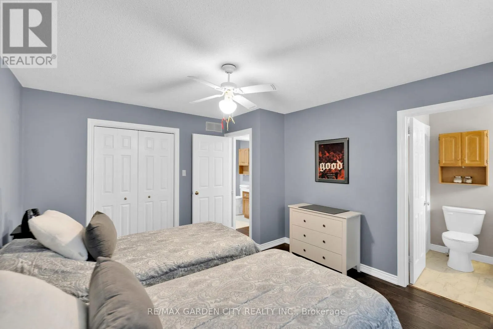 10 WENTWORTH DRIVE
