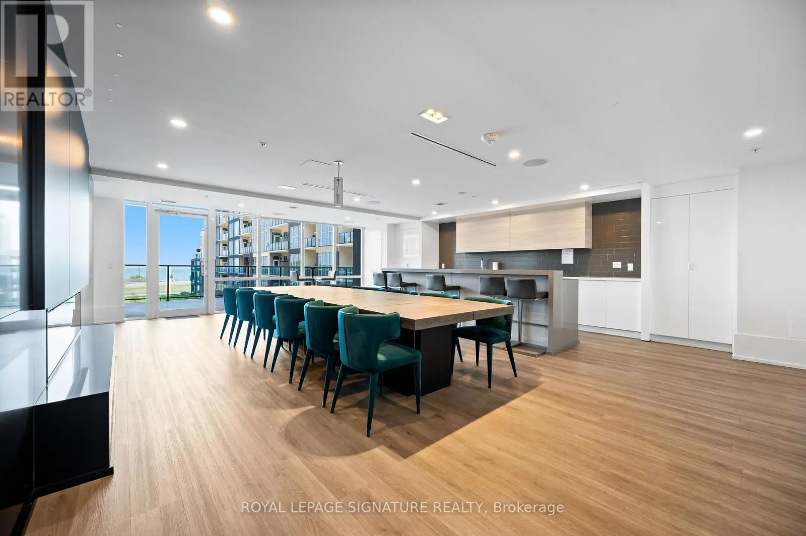 629 - 16 CONCORD PLACE
