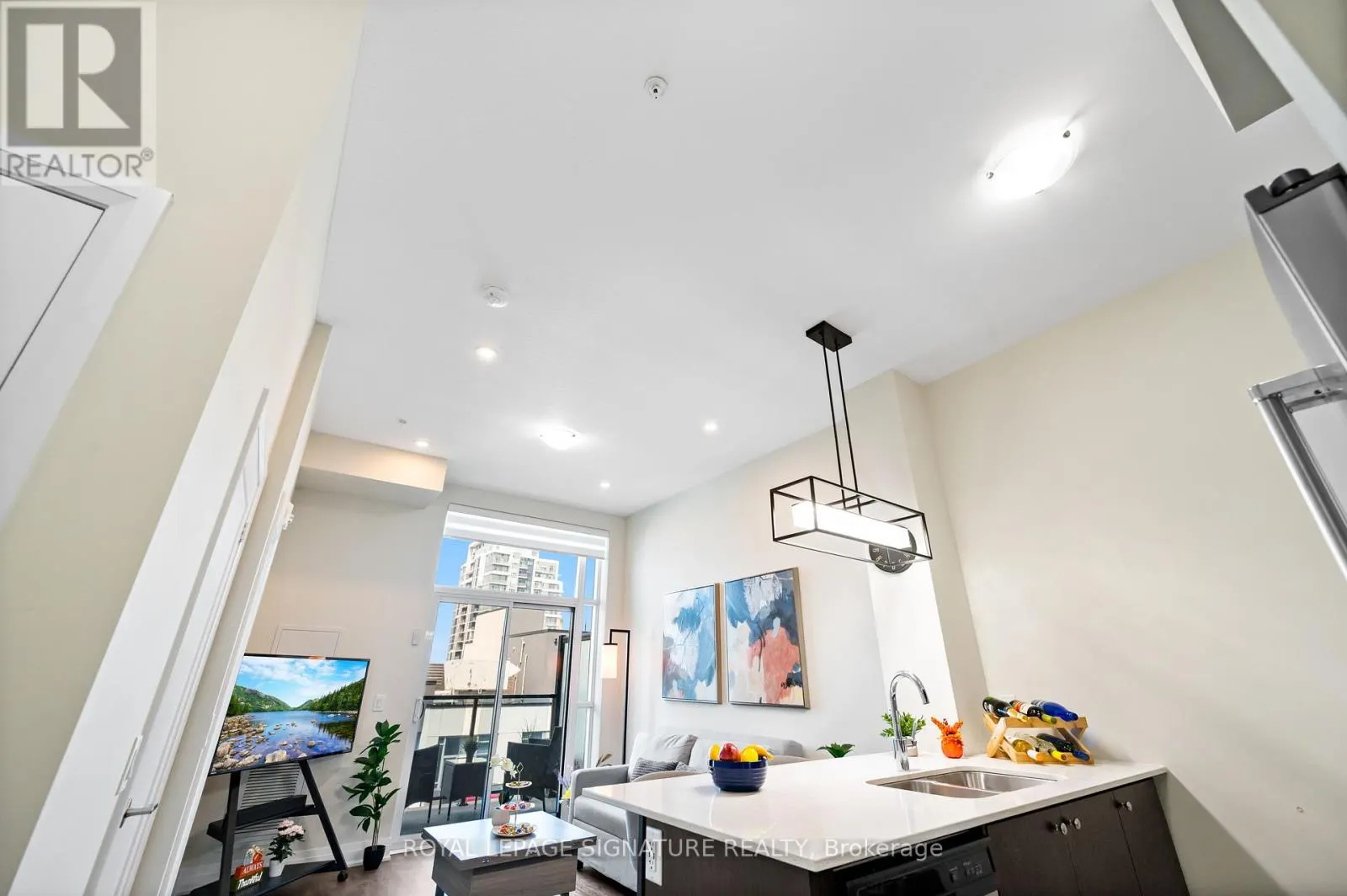 629 - 16 CONCORD PLACE