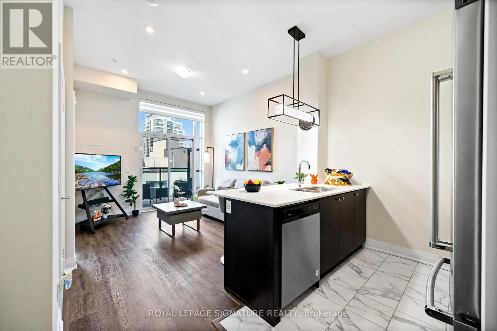 629 - 16 CONCORD PLACE