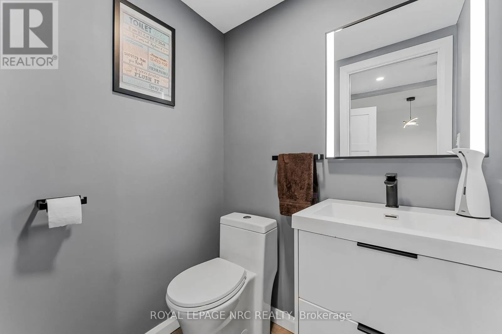 370-372 LAKEWOOD AVENUE