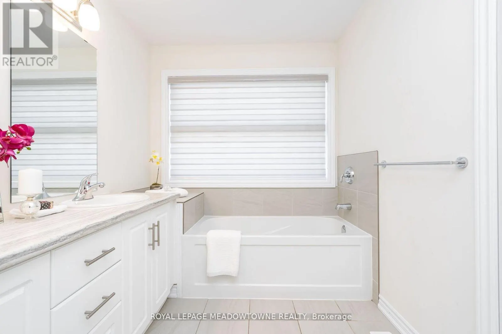 16 BETHUNE AVENUE