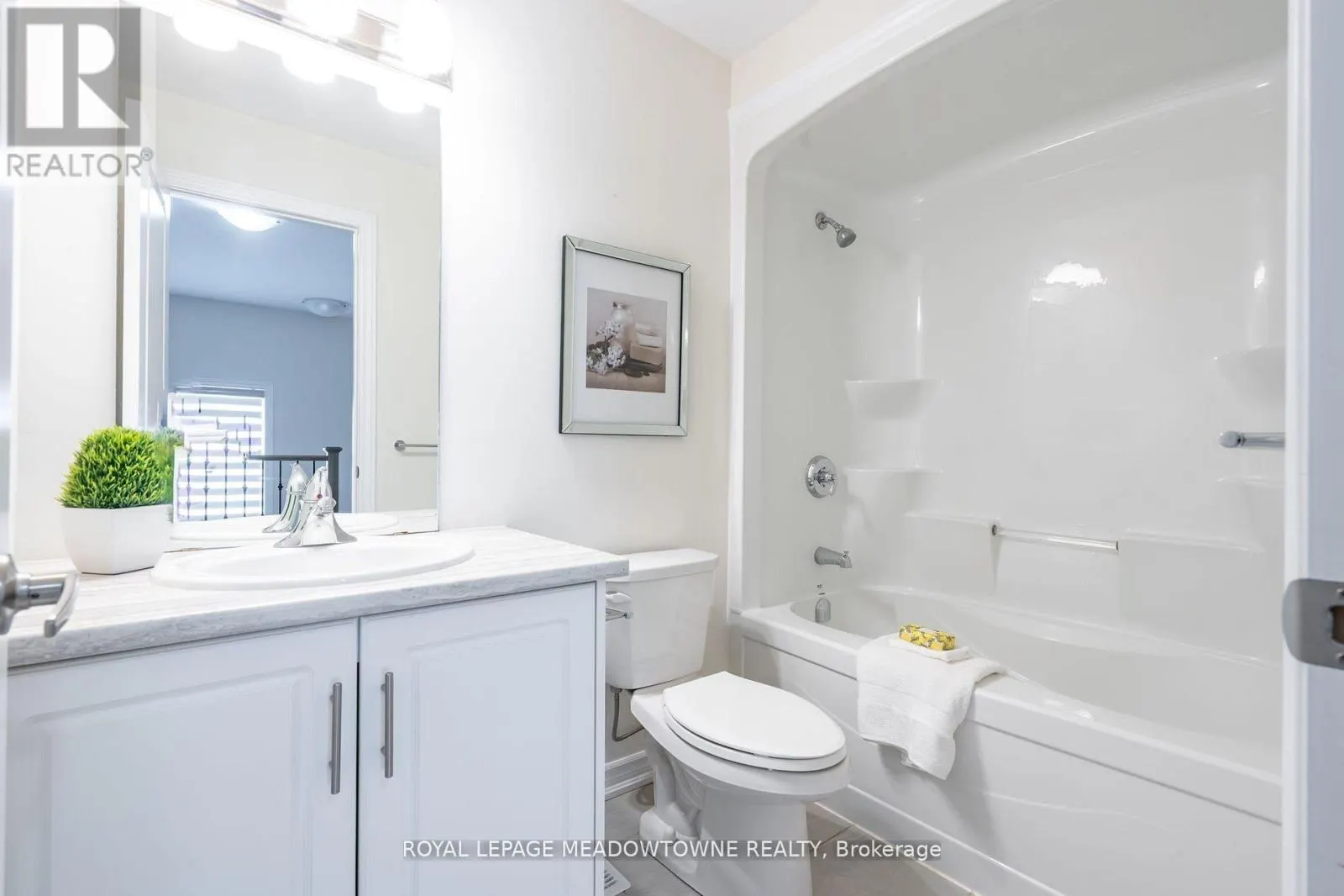 16 BETHUNE AVENUE