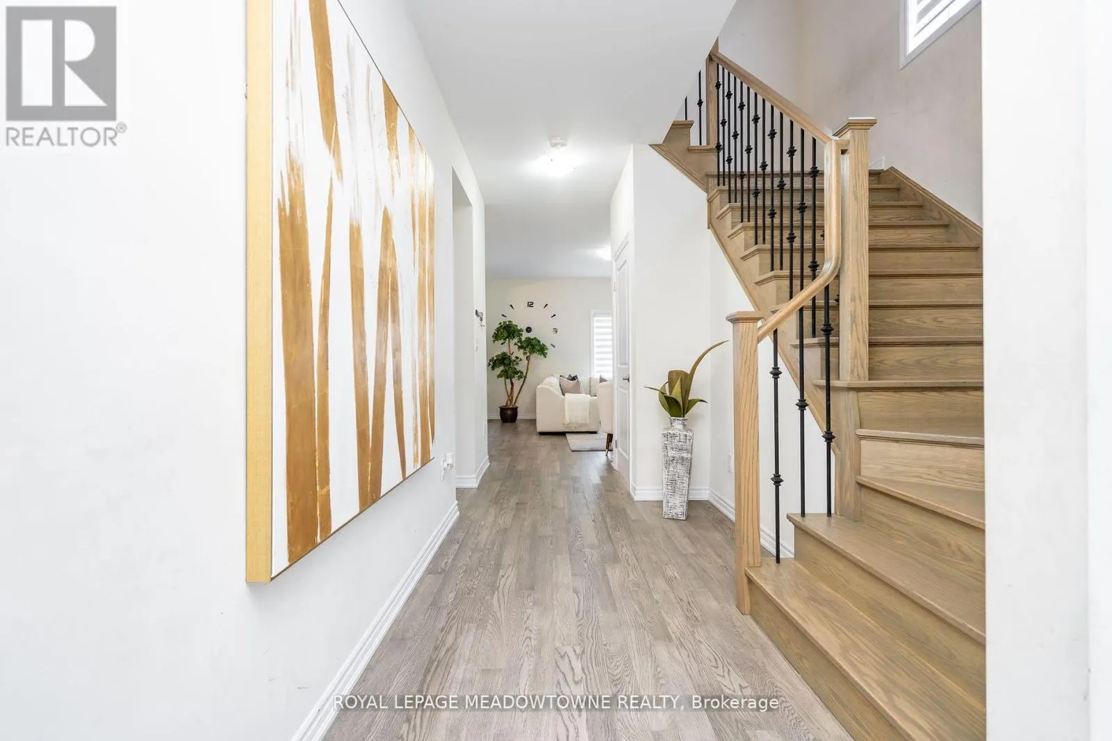 16 BETHUNE AVENUE