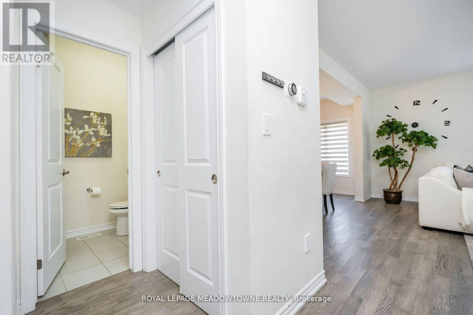 16 BETHUNE AVENUE