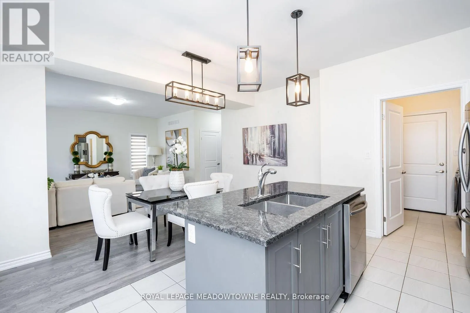 16 BETHUNE AVENUE