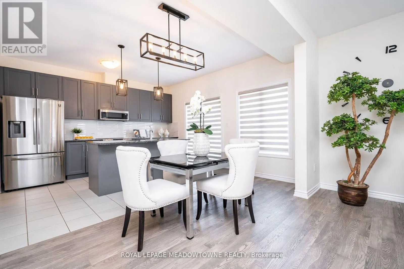 16 BETHUNE AVENUE