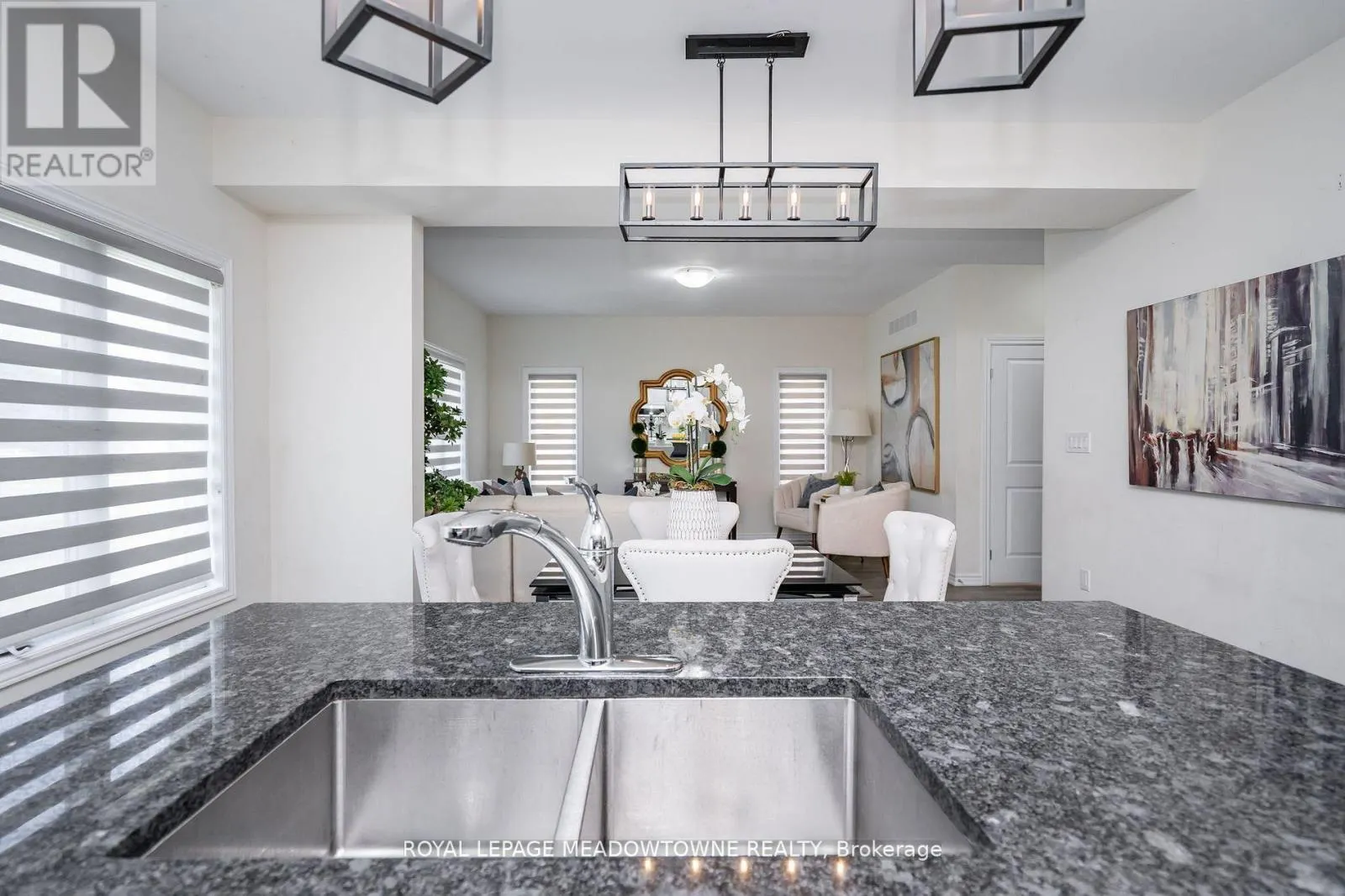 16 BETHUNE AVENUE