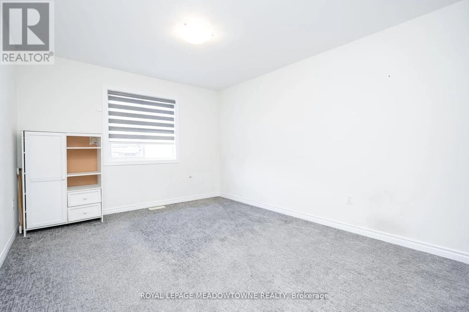 16 BETHUNE AVENUE