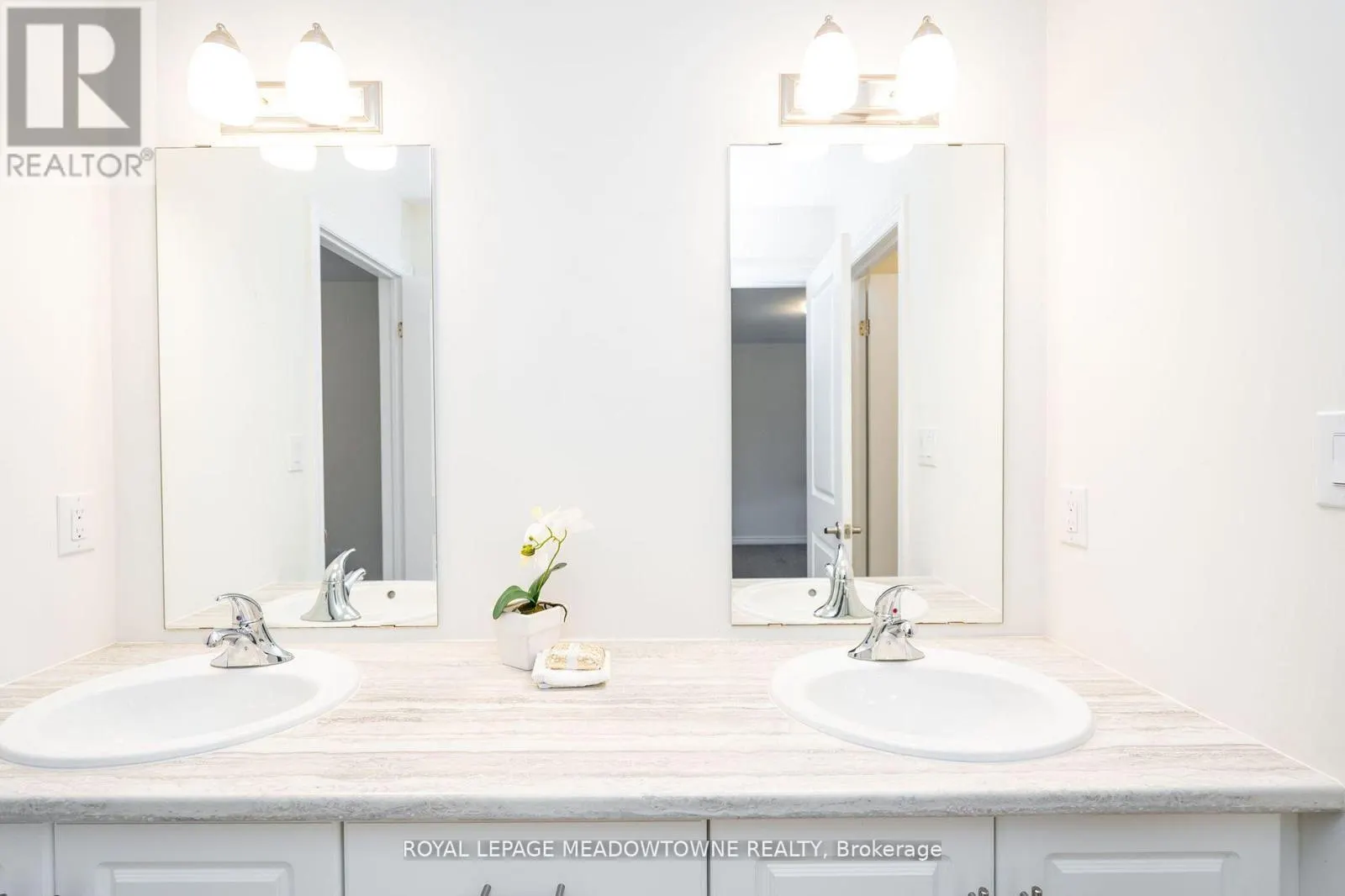 16 BETHUNE AVENUE