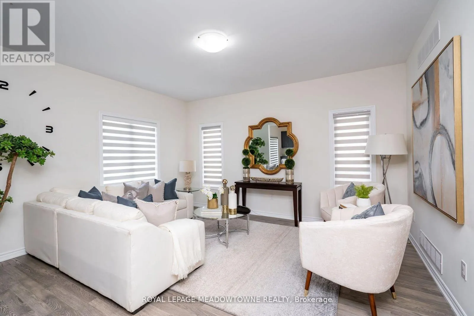 16 BETHUNE AVENUE
