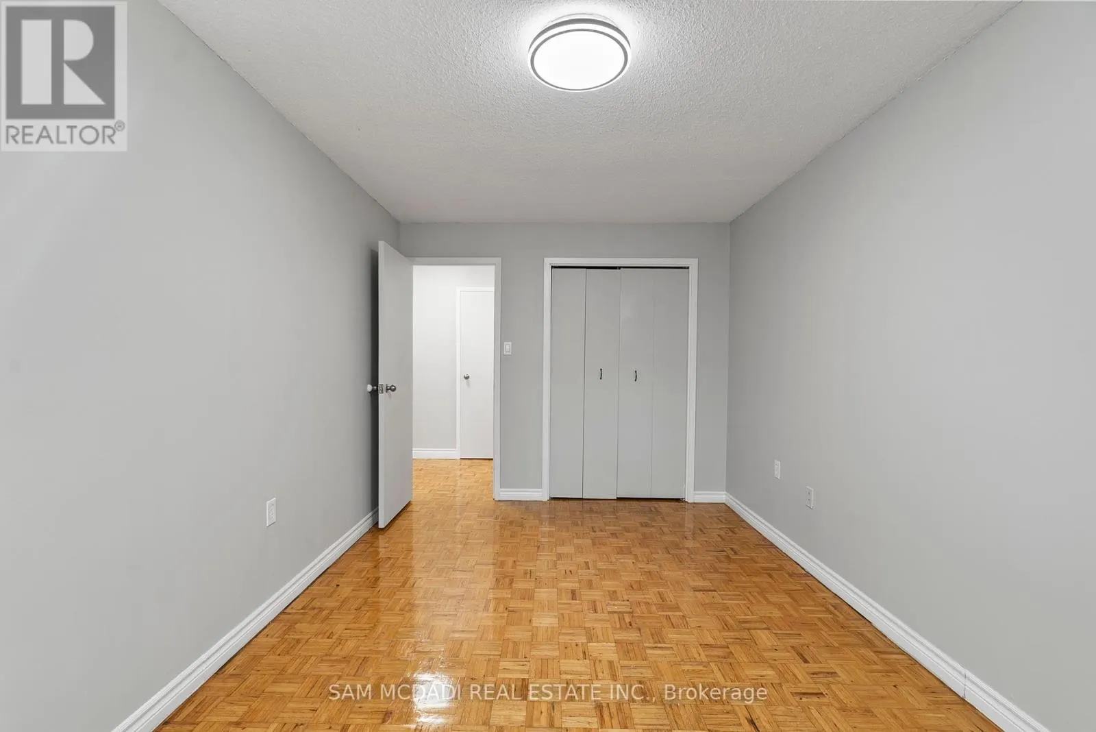 304 - 62 SPENCER STREET