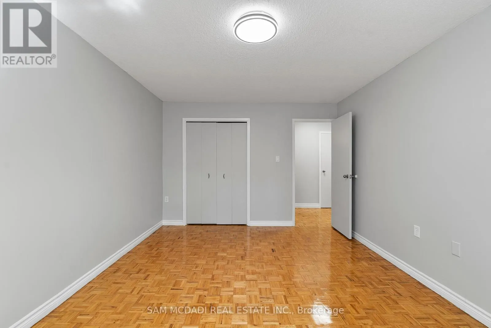 304 - 62 SPENCER STREET