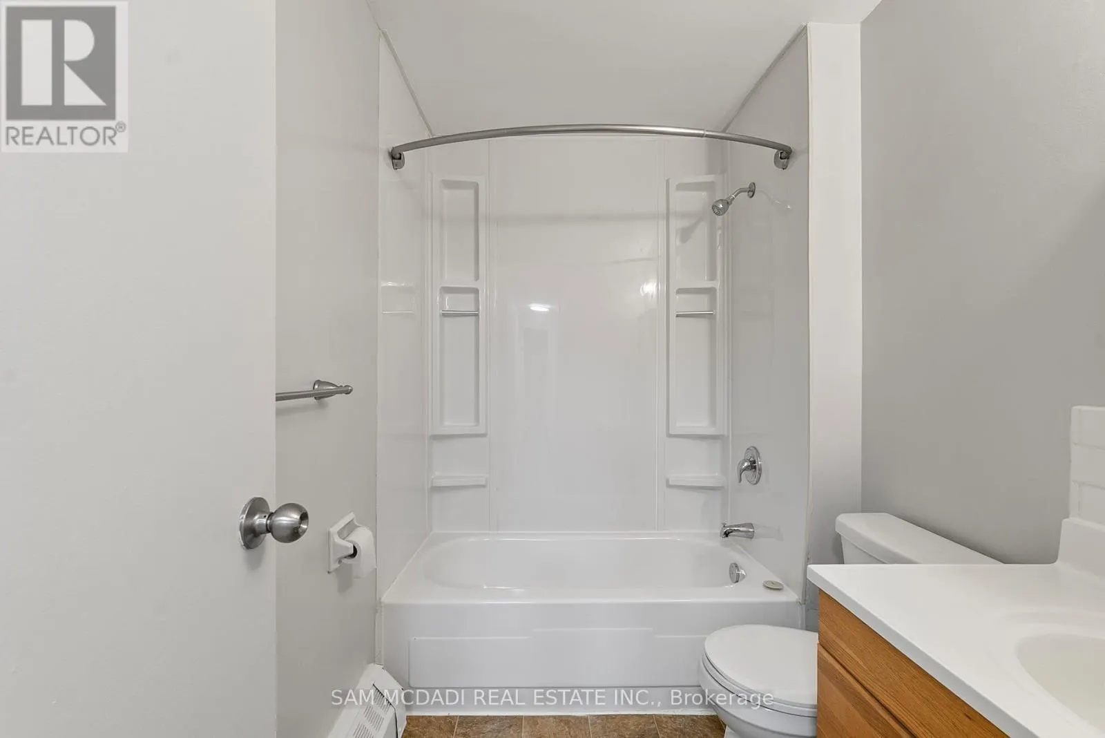 304 - 62 SPENCER STREET