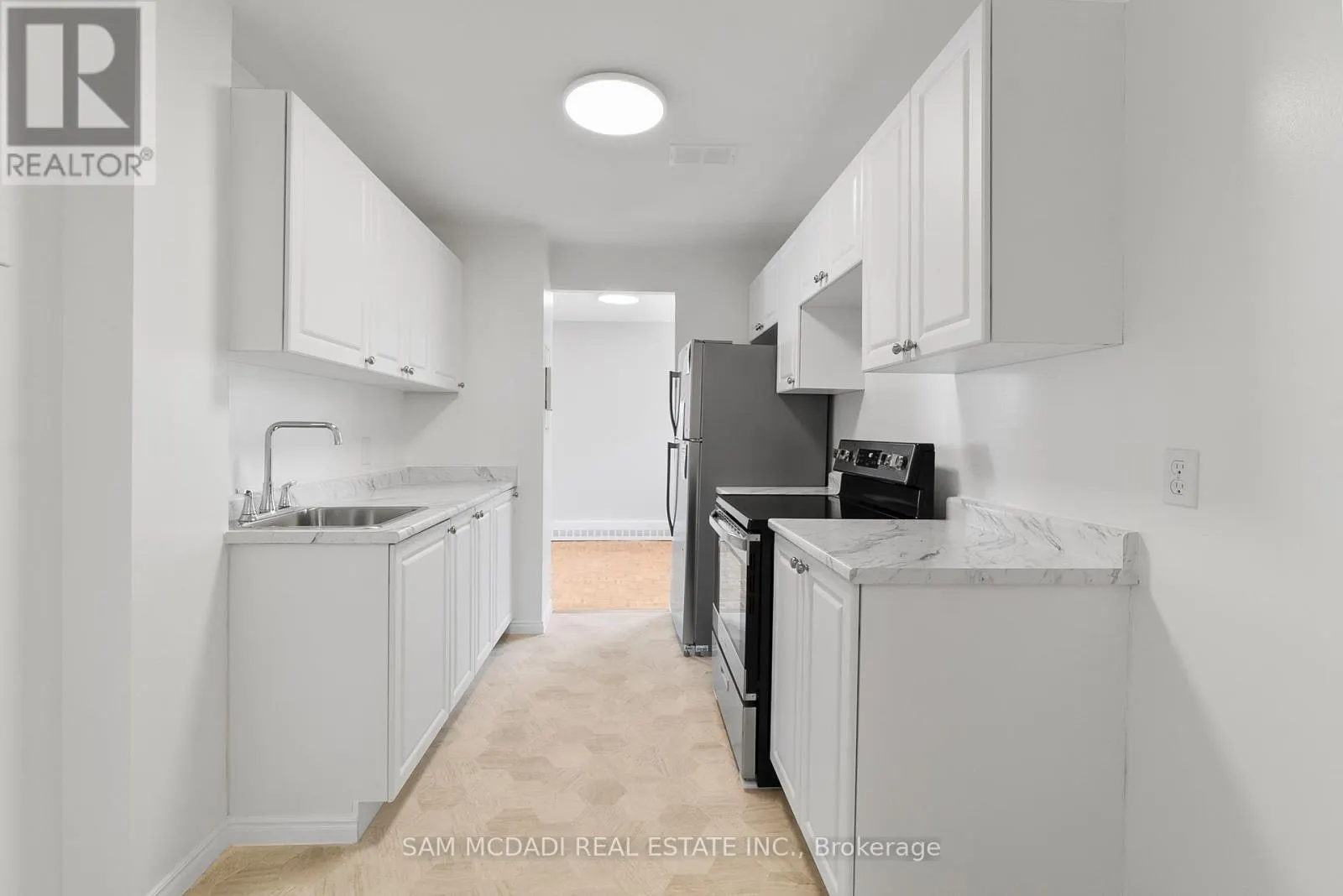 401 - 62 SPENCER STREET