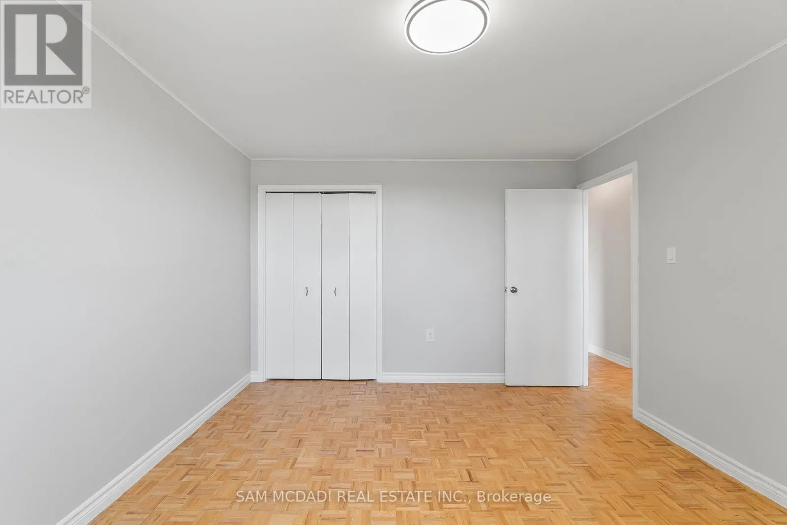 401 - 62 SPENCER STREET