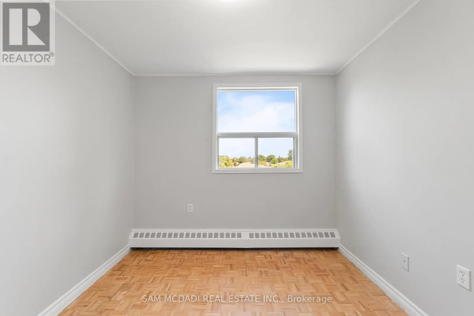 401 - 62 SPENCER STREET