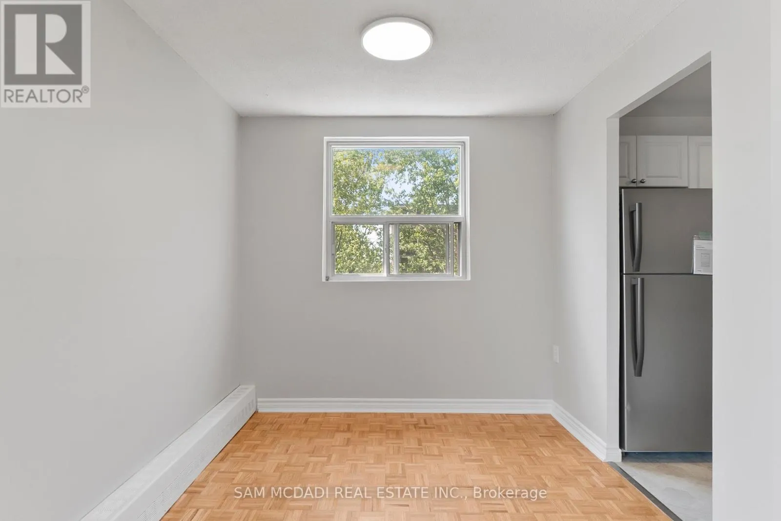 401 - 62 SPENCER STREET