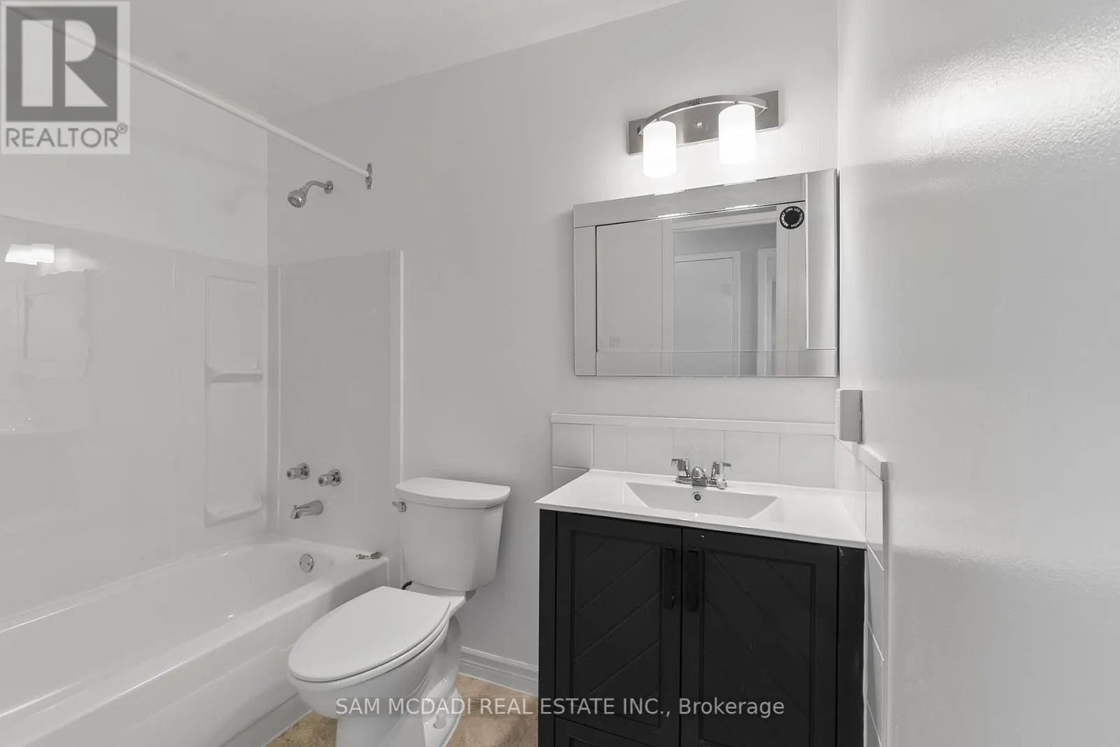 401 - 62 SPENCER STREET