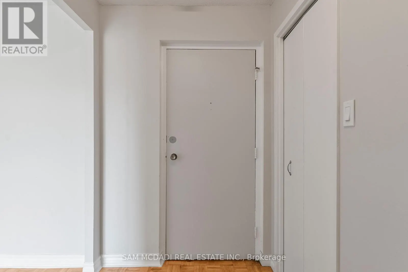 401 - 62 SPENCER STREET