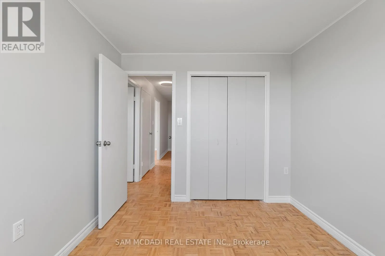 401 - 62 SPENCER STREET
