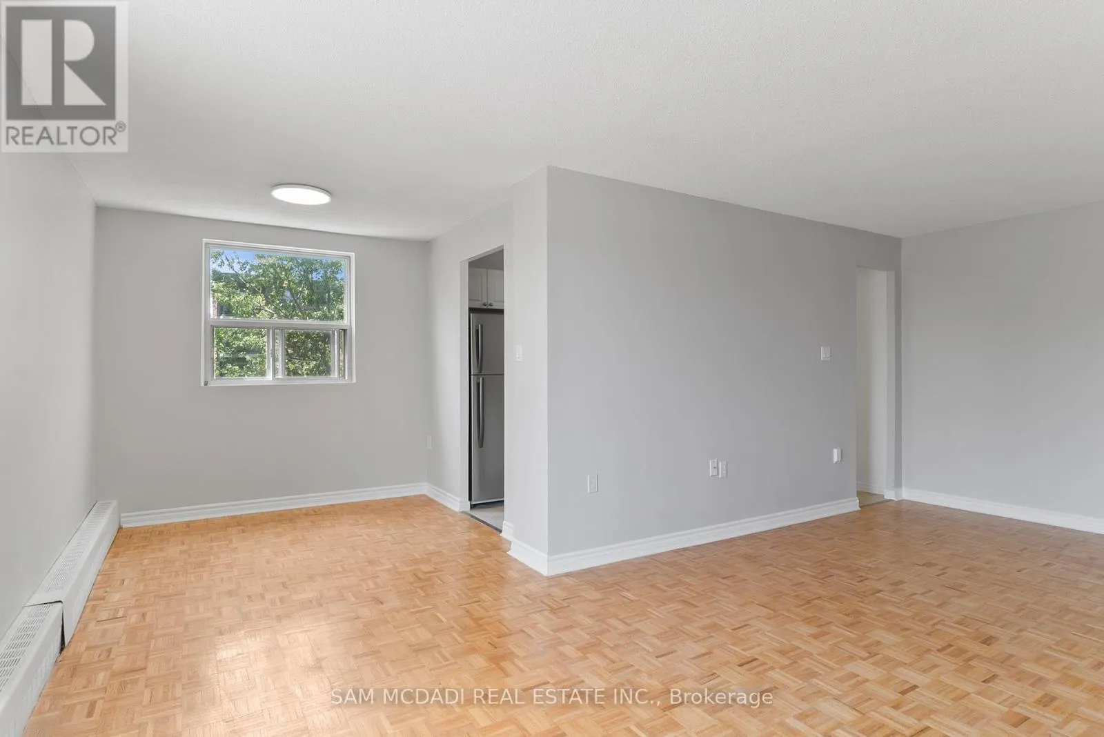 401 - 62 SPENCER STREET