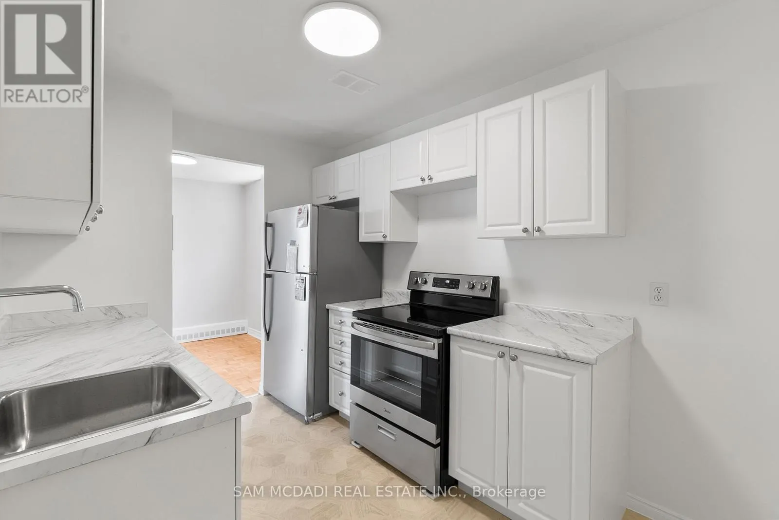 401 - 62 SPENCER STREET