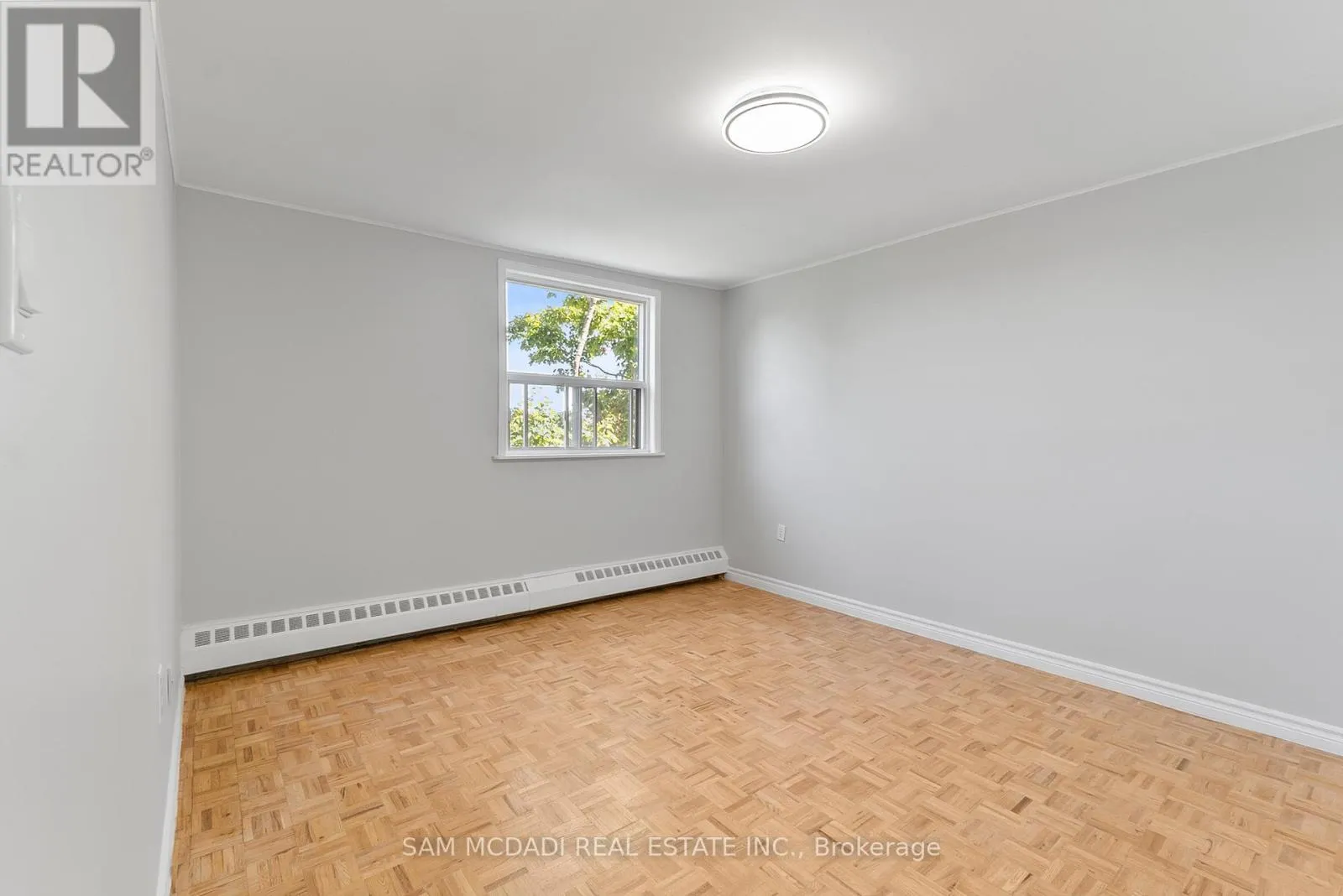 401 - 62 SPENCER STREET