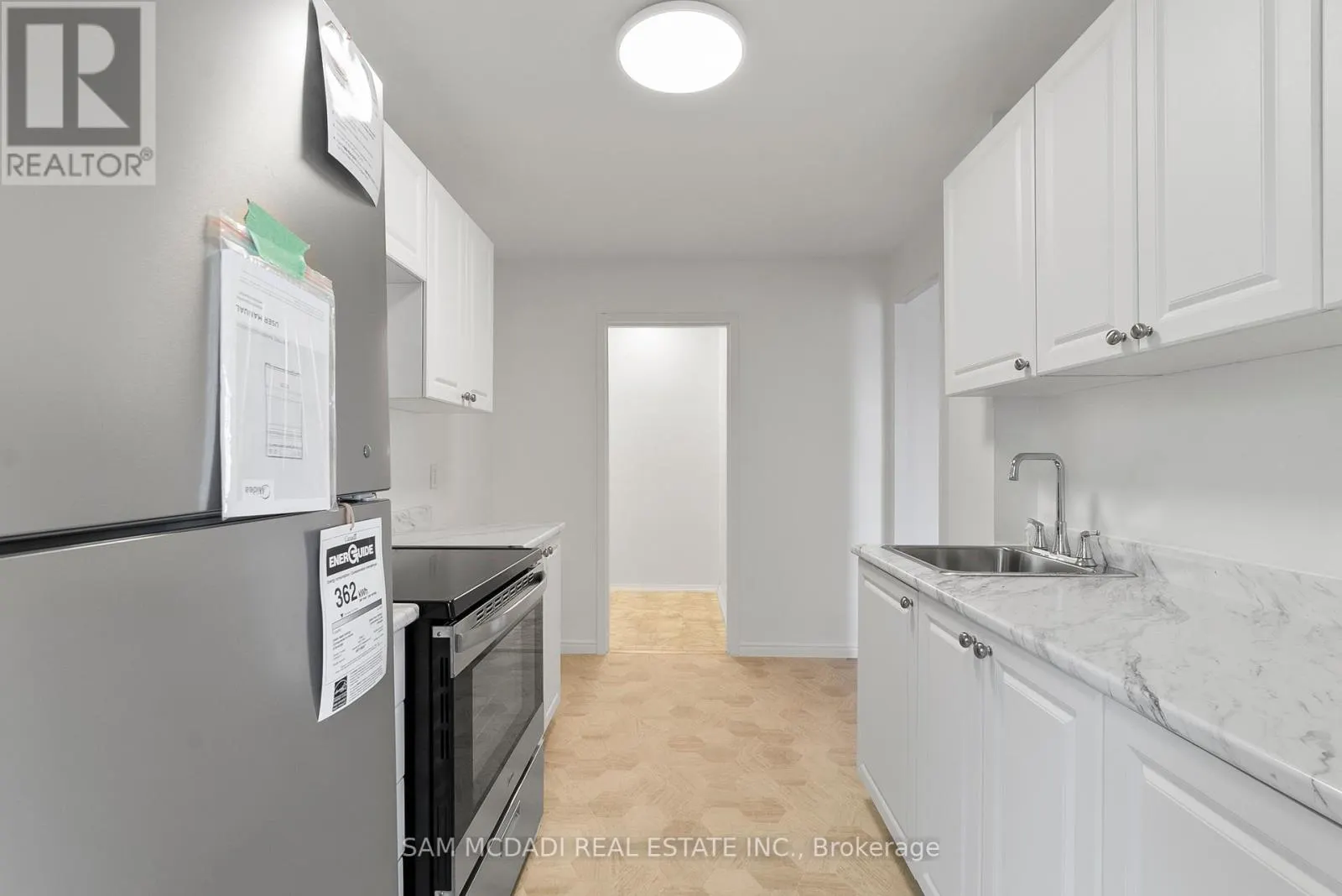401 - 62 SPENCER STREET