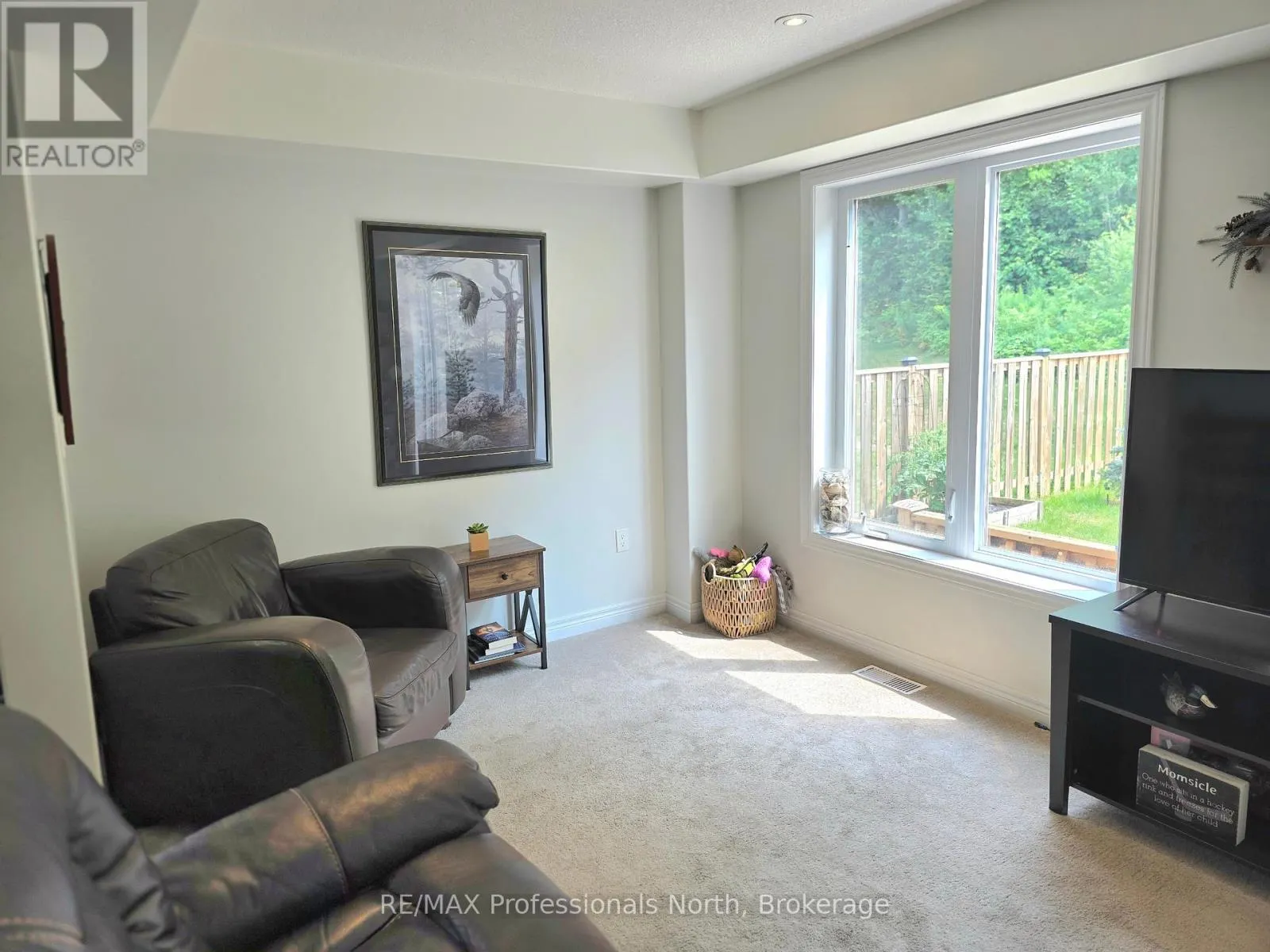 8 SPALDING CRESCENT