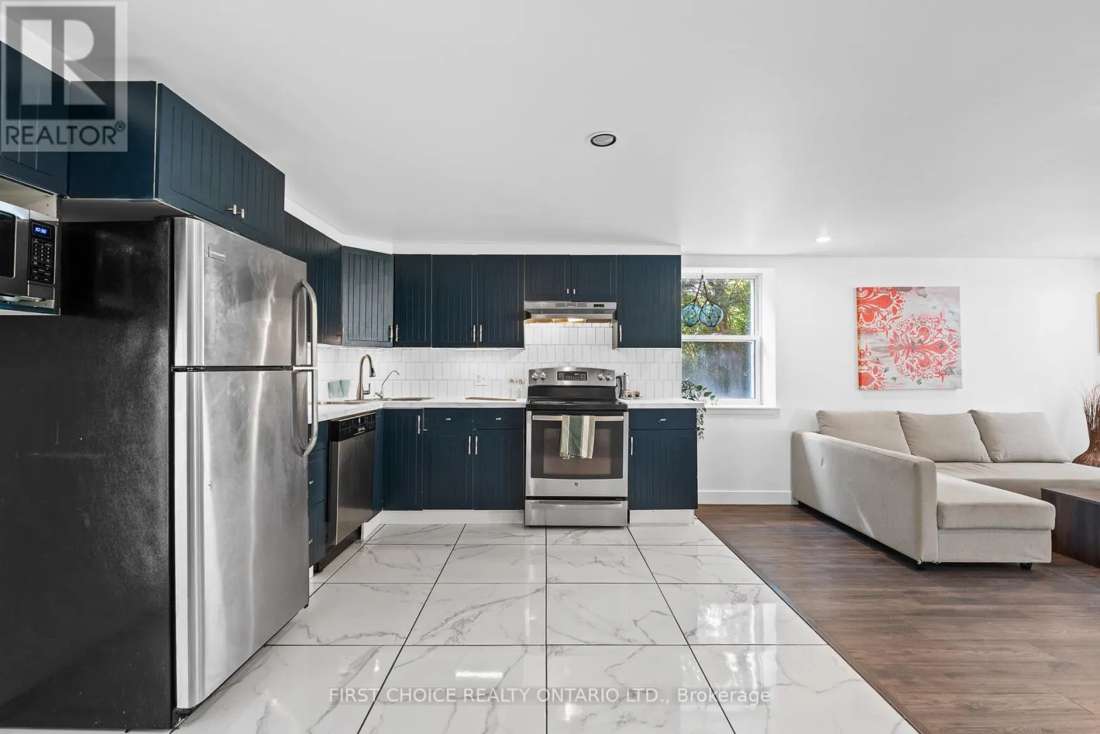 10 CAMPBELL REID COURT
