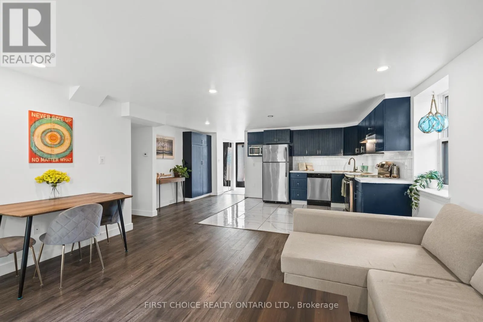 10 CAMPBELL REID COURT
