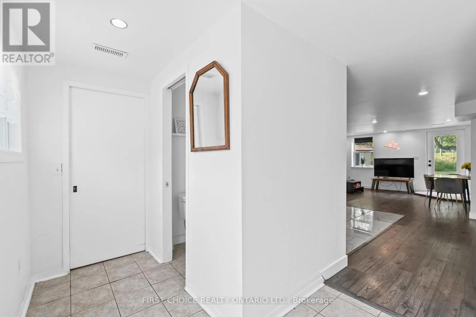 10 CAMPBELL REID COURT