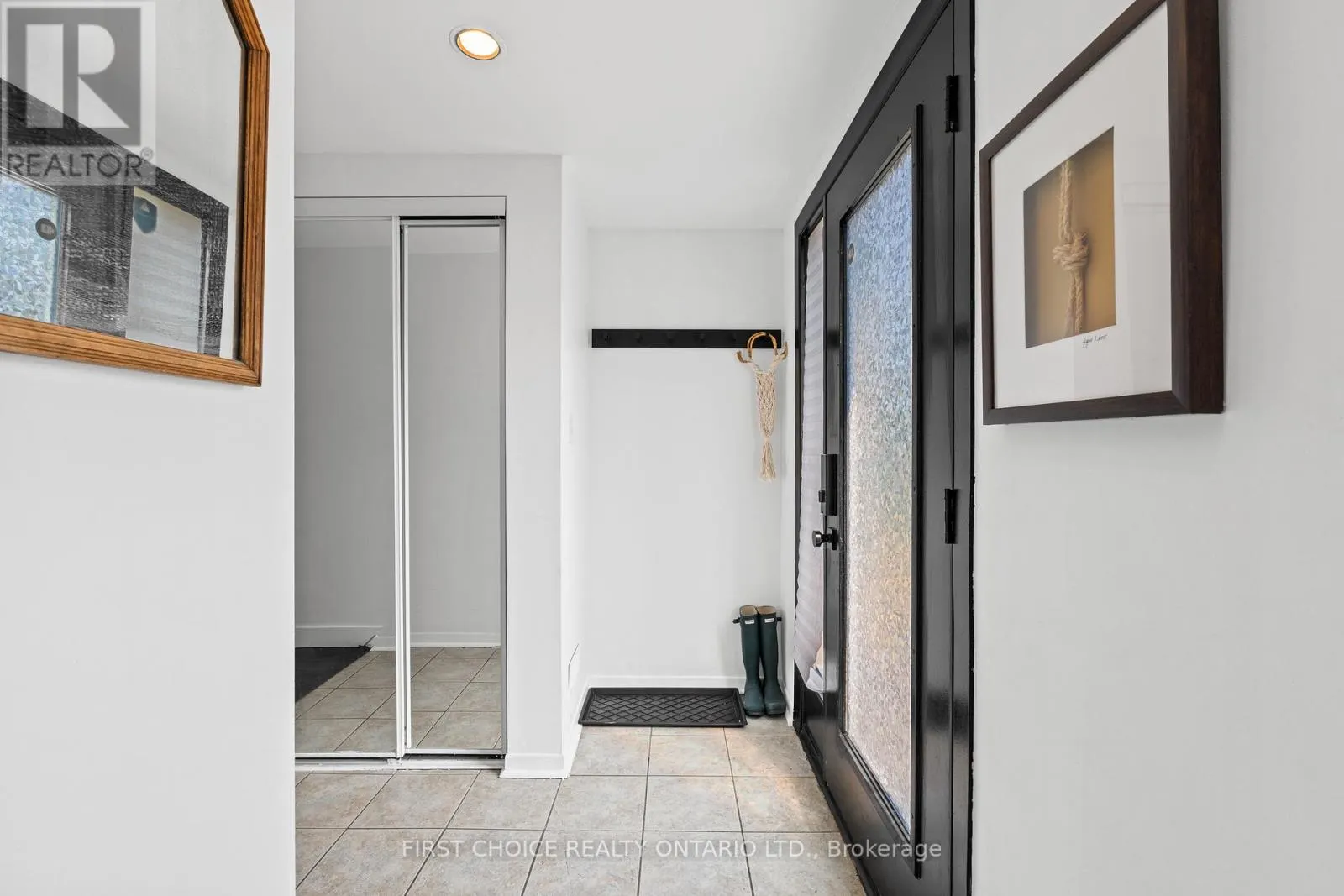 10 CAMPBELL REID COURT