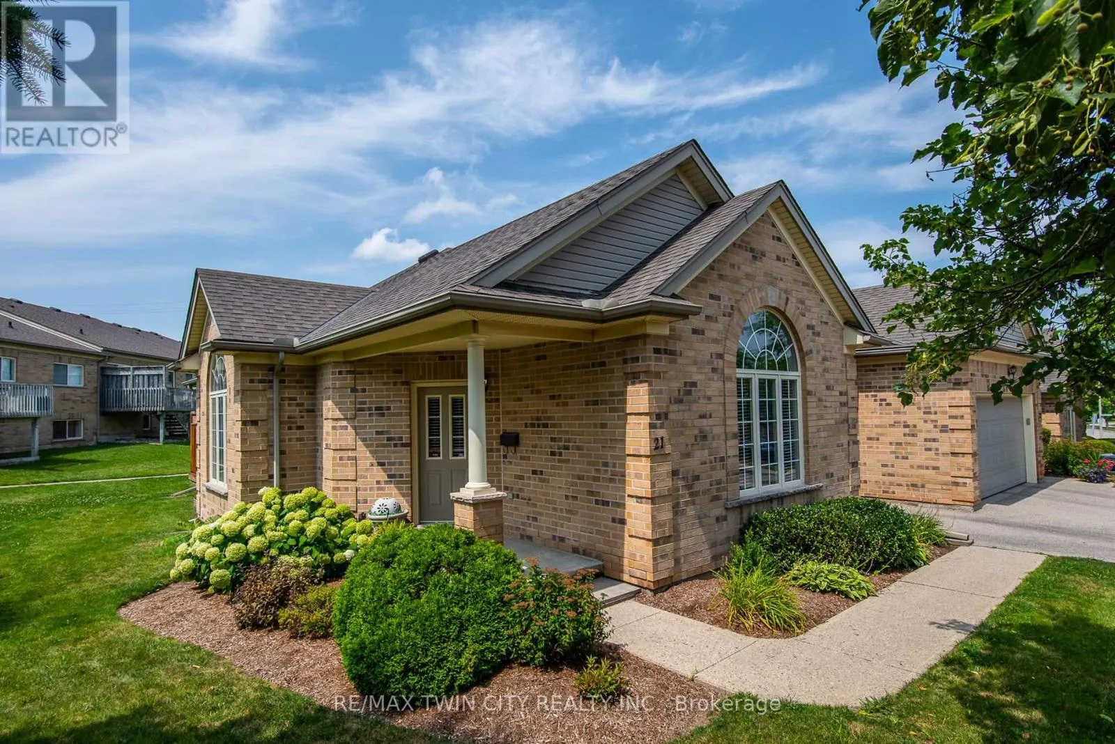 21 - 545 LAURELWOOD DRIVE