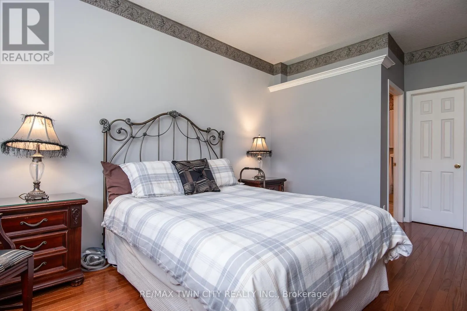 21 - 545 LAURELWOOD DRIVE