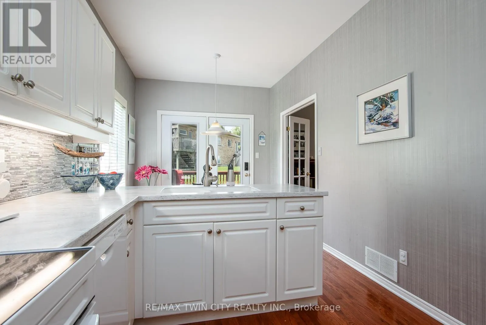 21 - 545 LAURELWOOD DRIVE