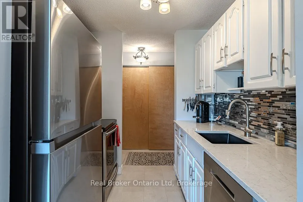 202 - 925 10TH AVENUE E, #202