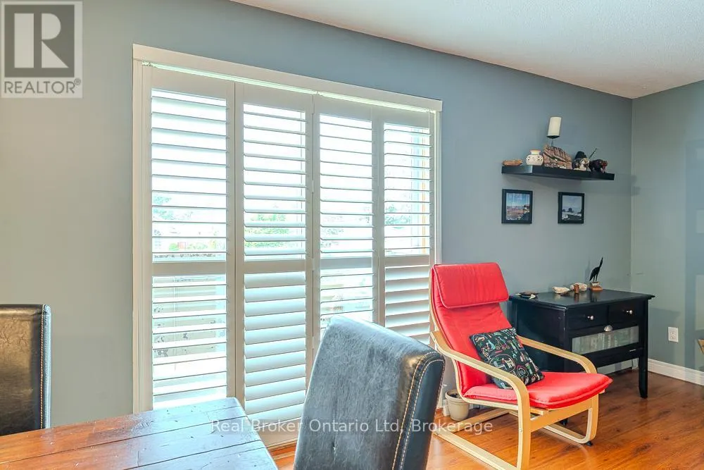 202 - 925 10TH AVENUE E, #202