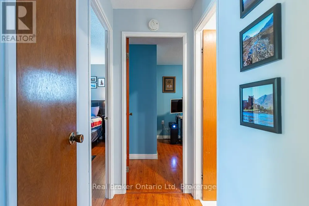 202 - 925 10TH AVENUE E, #202