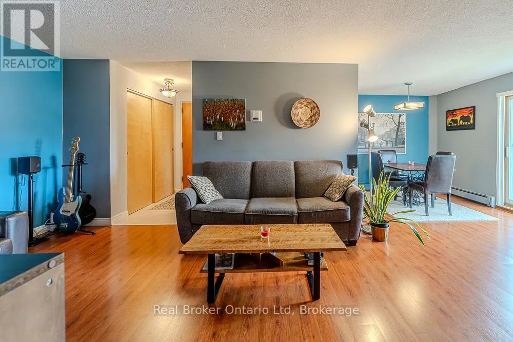 202 - 925 10TH AVENUE E, #202