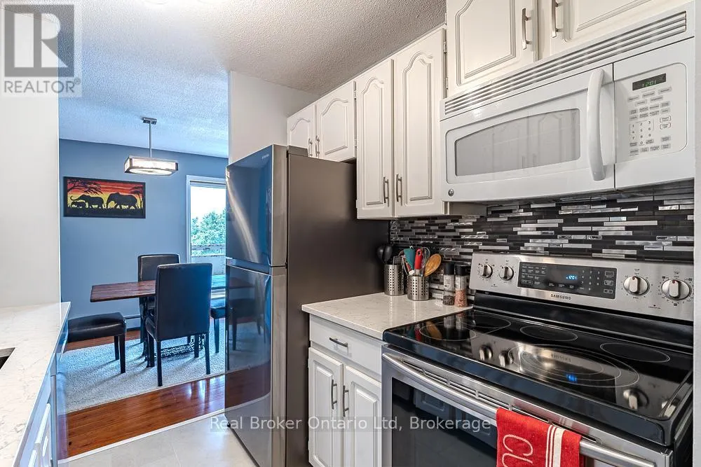 202 - 925 10TH AVENUE E, #202