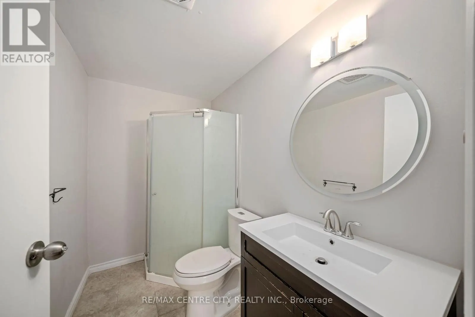 202 - 9 JACKSWAY CRESCENT, #202
