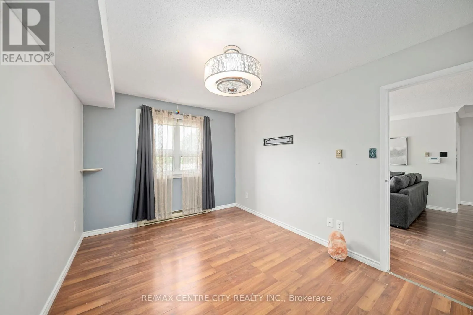 202 - 9 JACKSWAY CRESCENT, #202