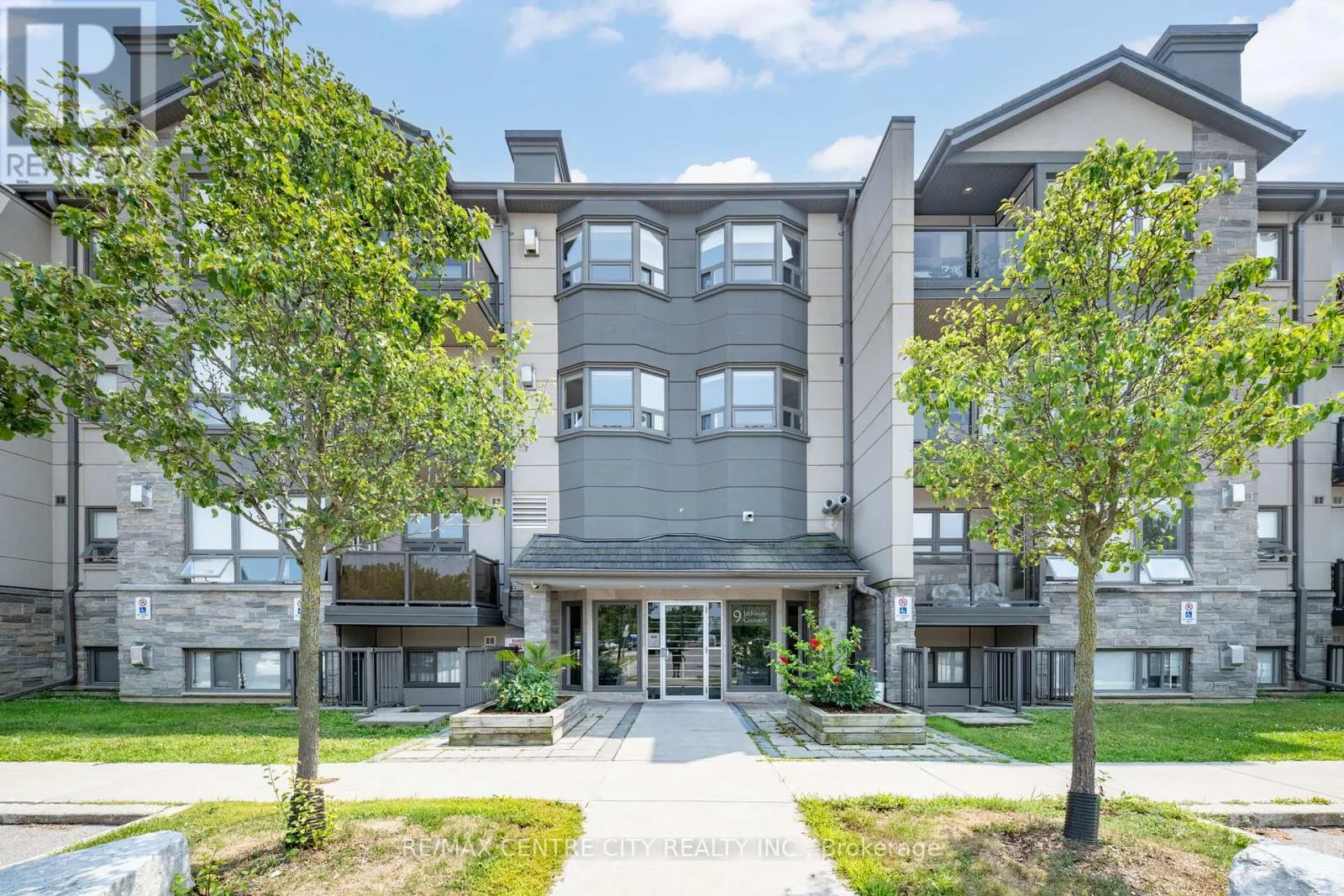 202 - 9 JACKSWAY CRESCENT, #202