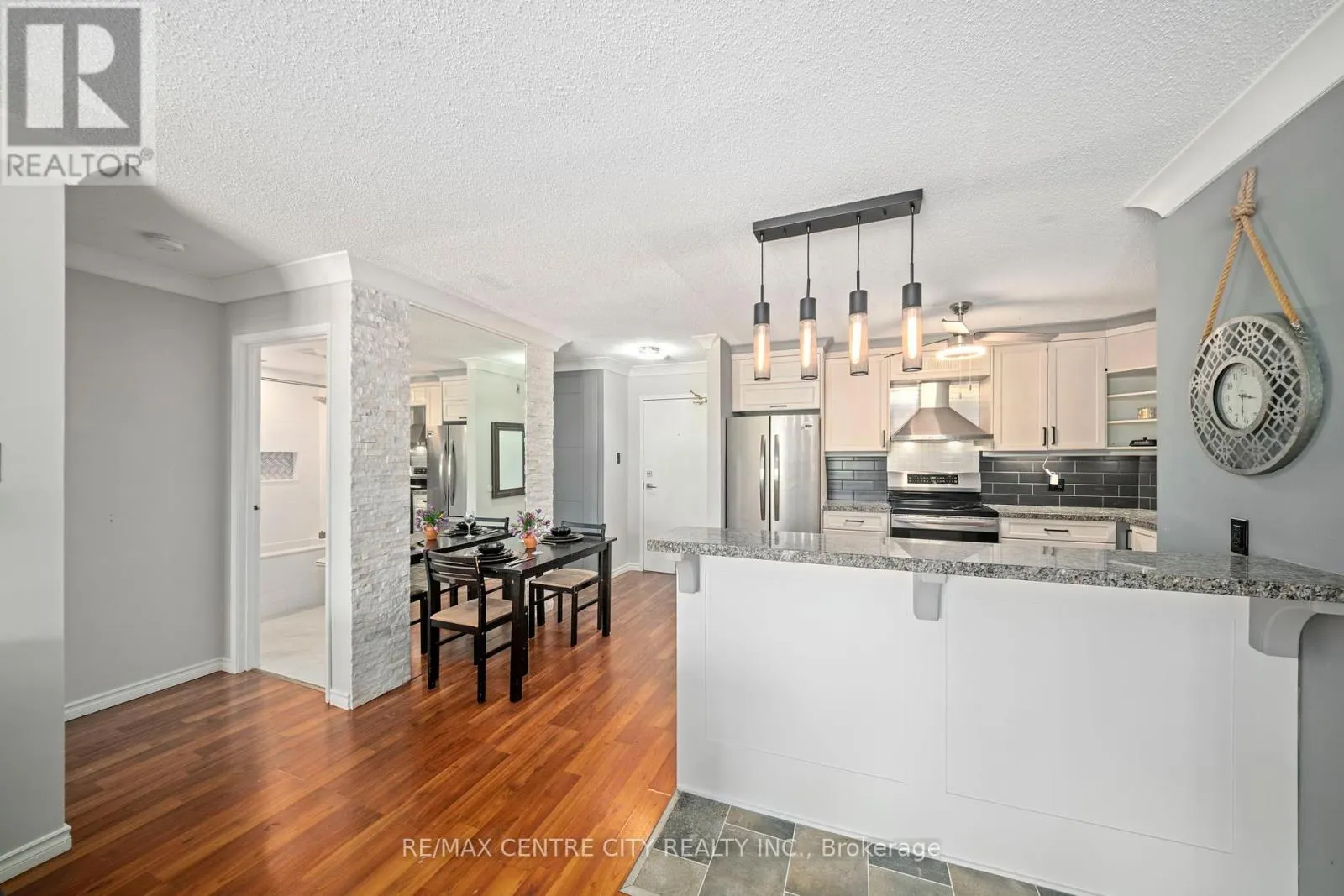 202 - 9 JACKSWAY CRESCENT, #202