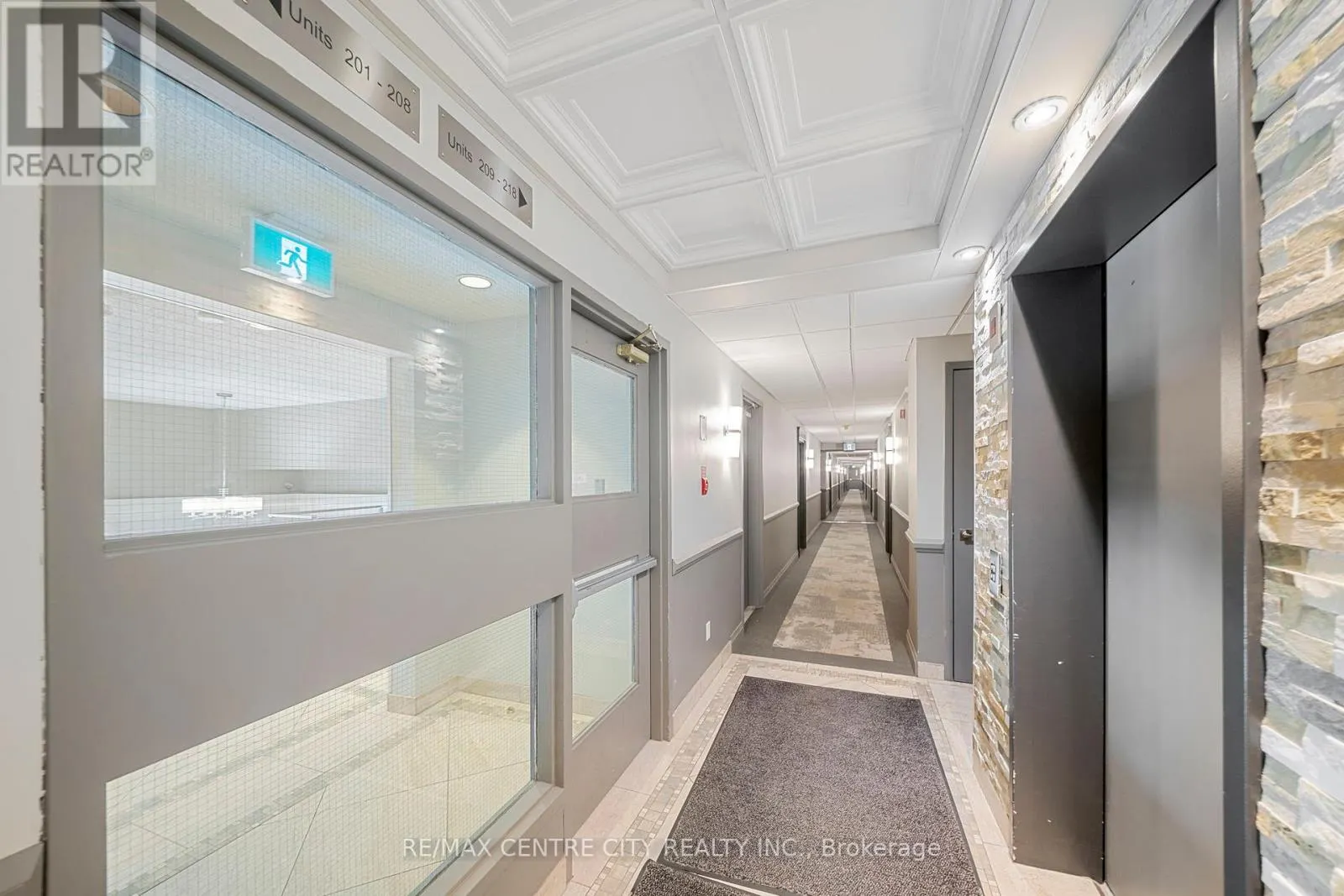 202 - 9 JACKSWAY CRESCENT, #202