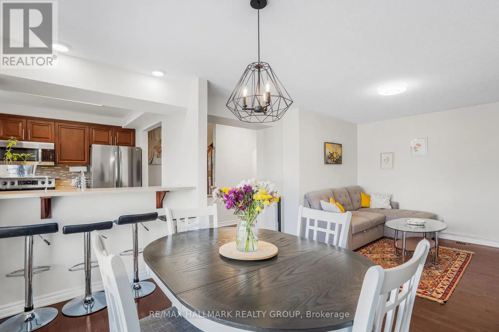 110 SUNSHINE CRESCENT